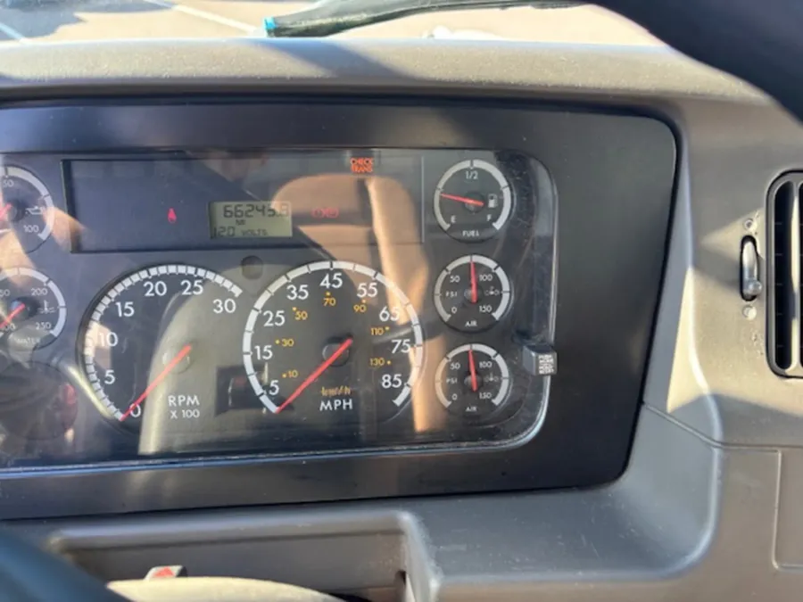 2003 Sterling L7500 | Photo 10 of 12