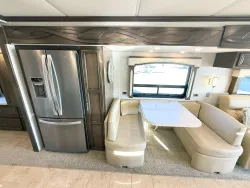 2019 Newmar Ventana 4037 | Thumbnail Photo 10 of 31
