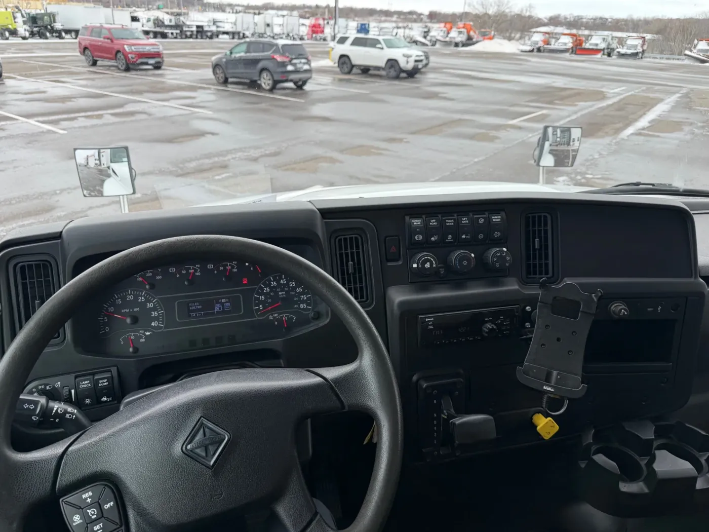 2019 International MV607 | Photo 5 of 5