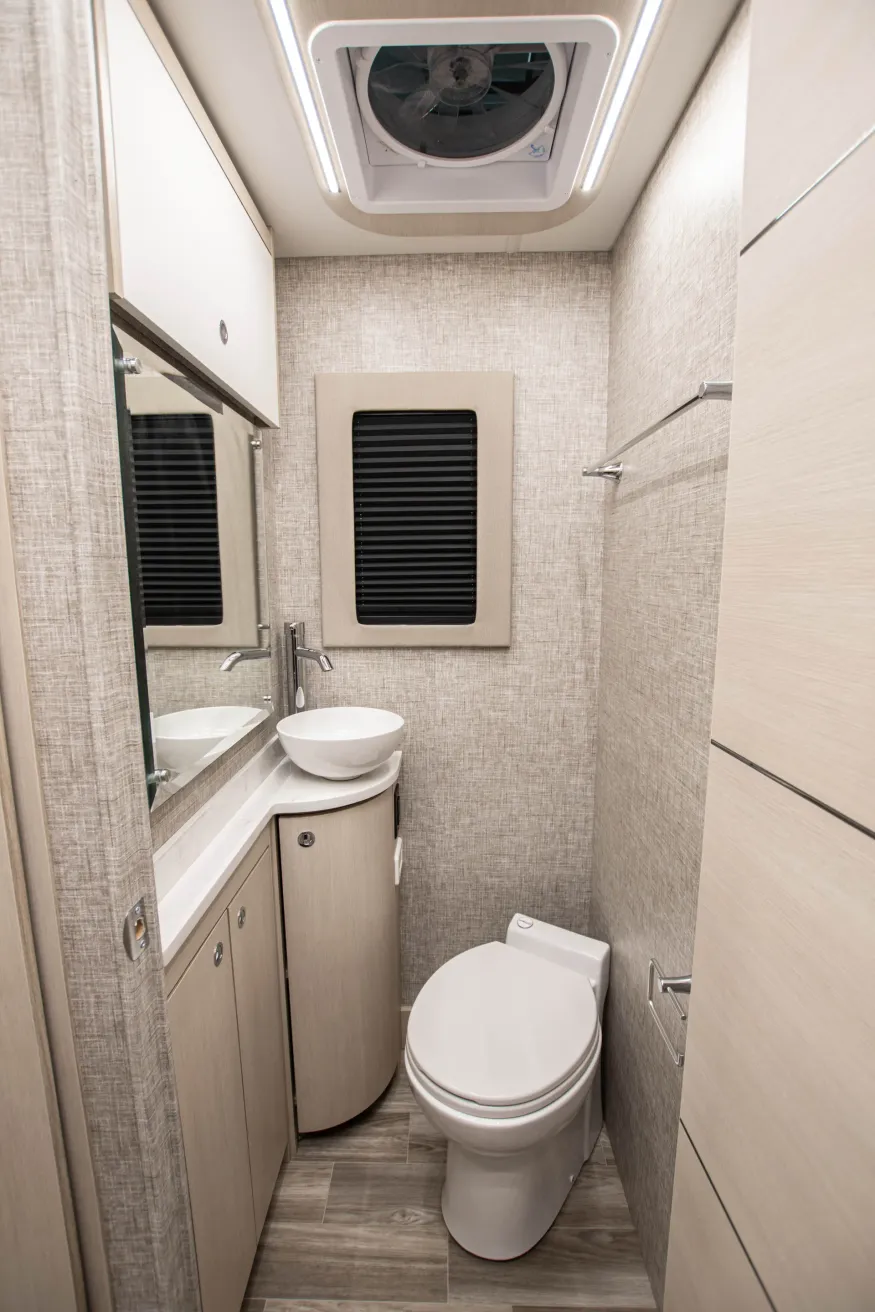 2026 Tiffin Wayfarer 25XLW | Photo 14 of 16