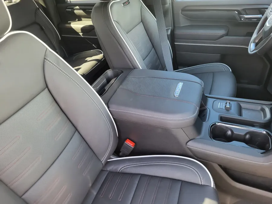 2026 GMC Sierra 2500HD AT4X | Photo 12 of 32