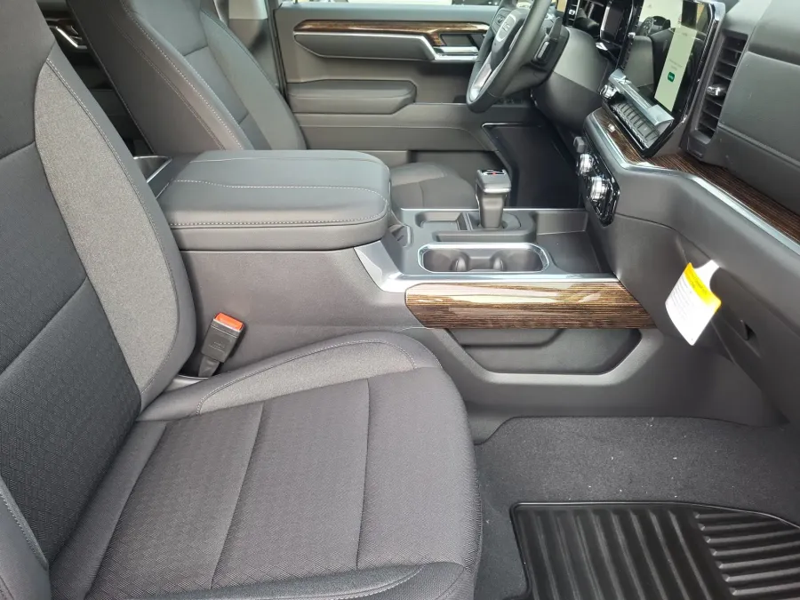 2026 GMC Sierra 1500 Elevation | Photo 9 of 23