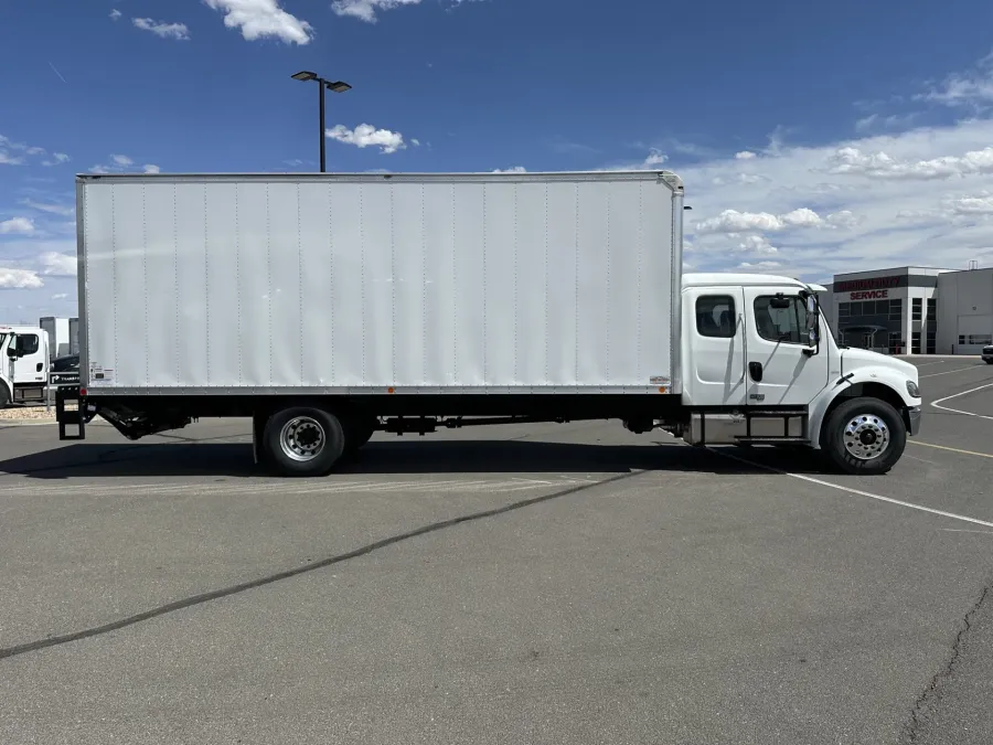 2025 Freightliner M2 106 | Photo 4 of 16