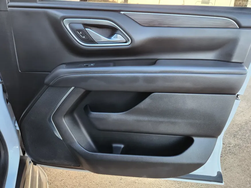 2021 Chevrolet Tahoe LT | Photo 17 of 29