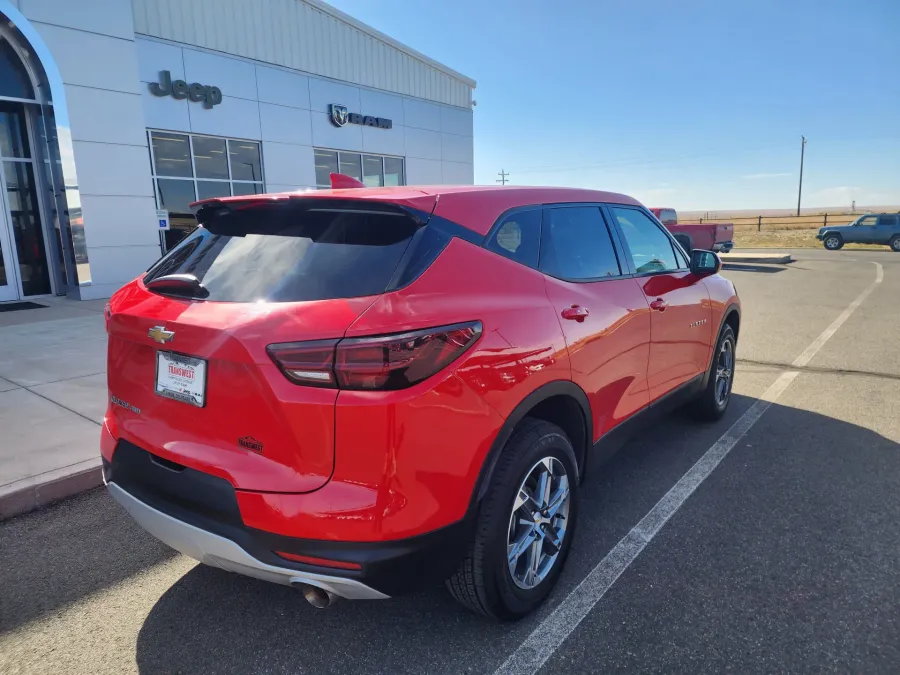 2023 Chevrolet Blazer LT | Photo 7 of 24