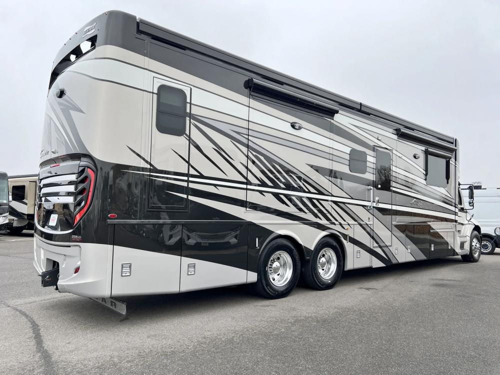 2024 Newmar Supreme Aire 4509 | Photo 23 of 37