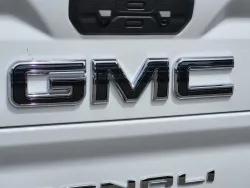 2026 GMC Sierra 2500HD Denali Ultimate | Thumbnail Photo 10 of 25