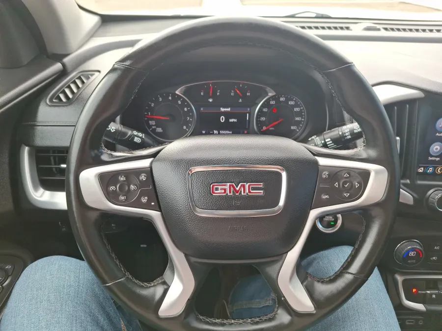 2024 GMC Terrain SLT | Photo 19 of 21
