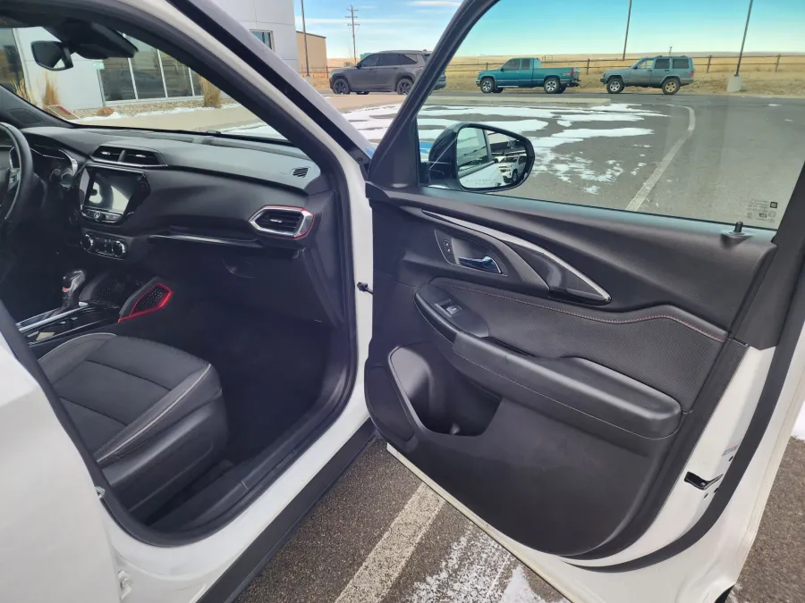 2021 Chevrolet Trailblazer RS | Photo 15 of 23