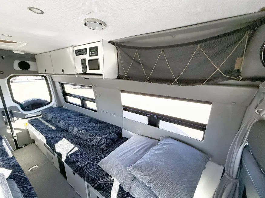 2017 Mercedes Benz Sportsmobile | Photo 8 of 17