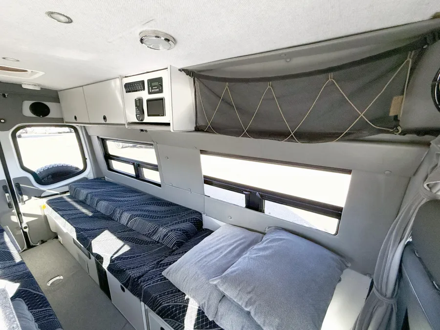 2017 Mercedes Benz Sportsmobile | Photo 8 of 17