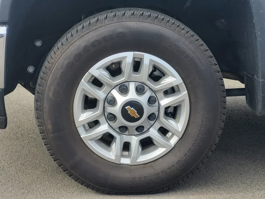 2024 Chevrolet Silverado 2500HD LT | Photo 9 of 25