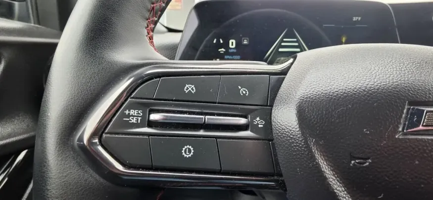 2025 Chevrolet Equinox | Photo 16 of 28