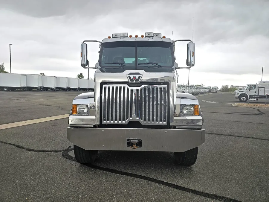 2018 Western Star 4700SF | Photo 2 of 17