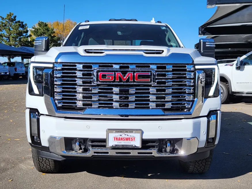 2026 GMC Sierra 2500HD Denali | Photo 4 of 31