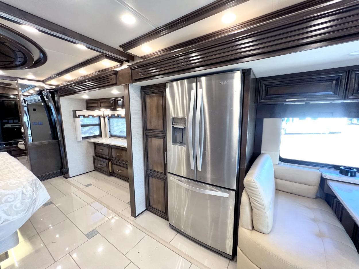 2019 Newmar London Aire 4543 | Photo 12 of 34