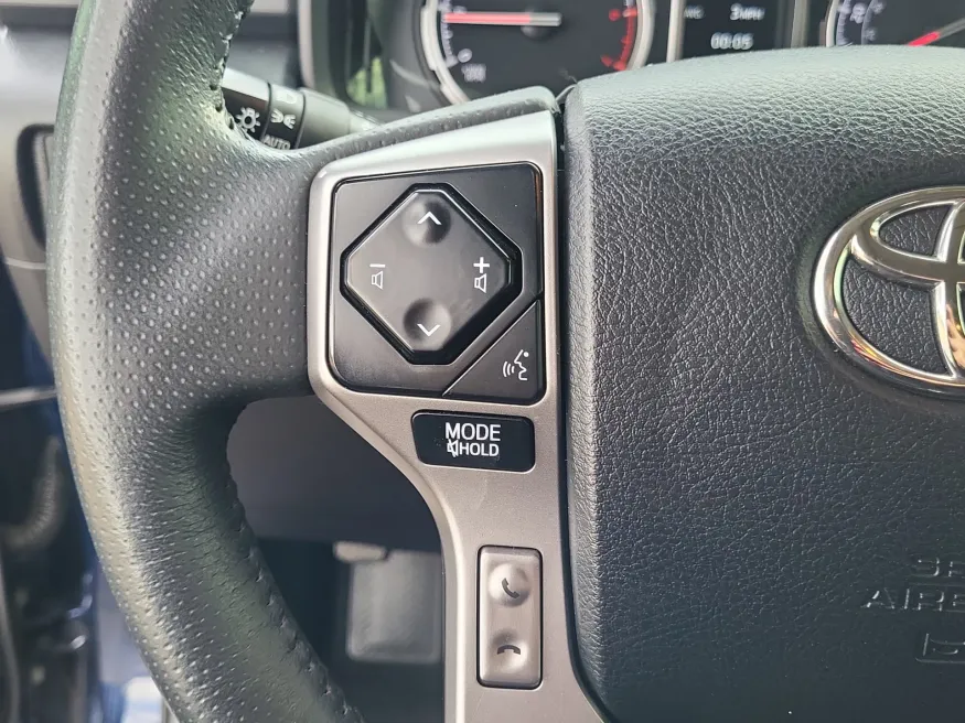 2022 Toyota 4Runner Limited | Photo 13 of 24