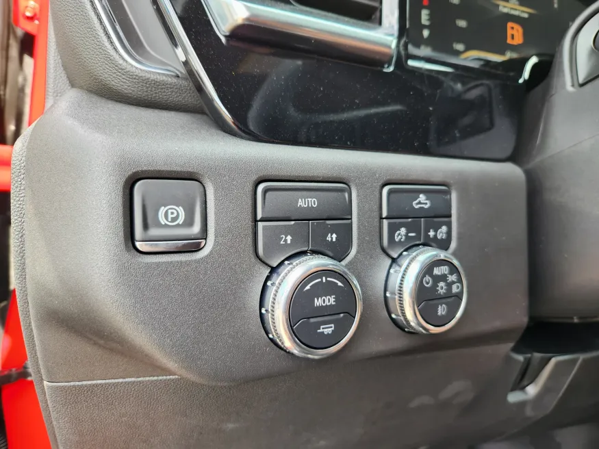 2025 GMC Sierra 1500 Elevation | Photo 6 of 28