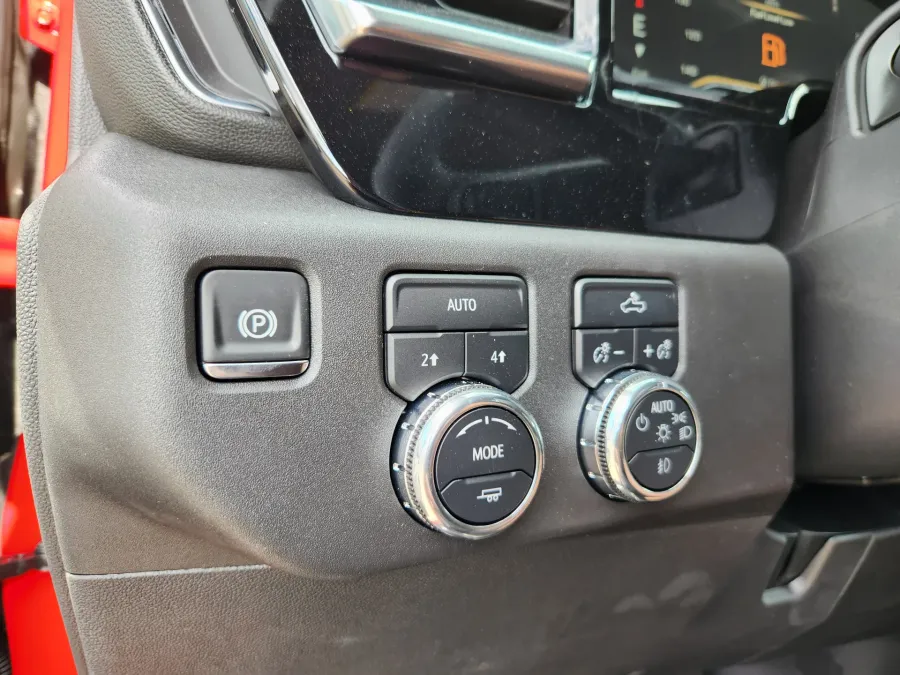 2025 GMC Sierra 1500 Elevation | Photo 6 of 28
