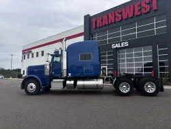 2022 Peterbilt 389 | Thumbnail Photo 8 of 20