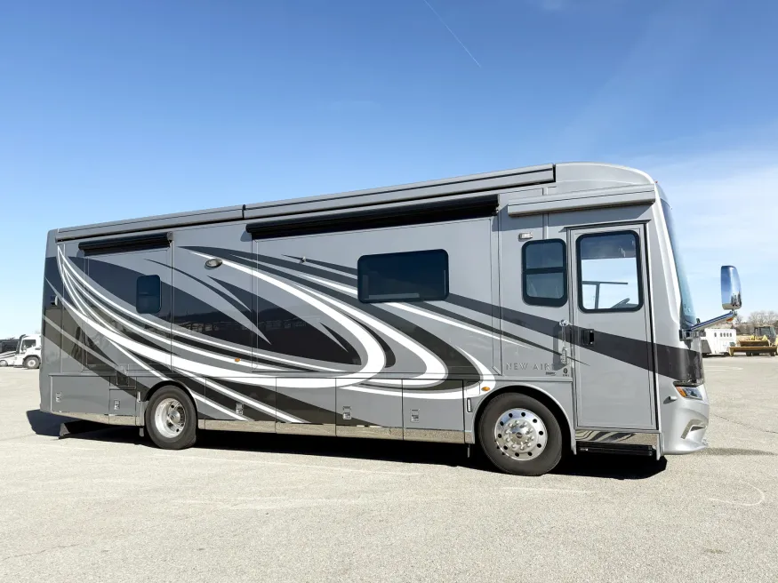 2019 Newmar New Aire 3341 | Photo 1 of 5