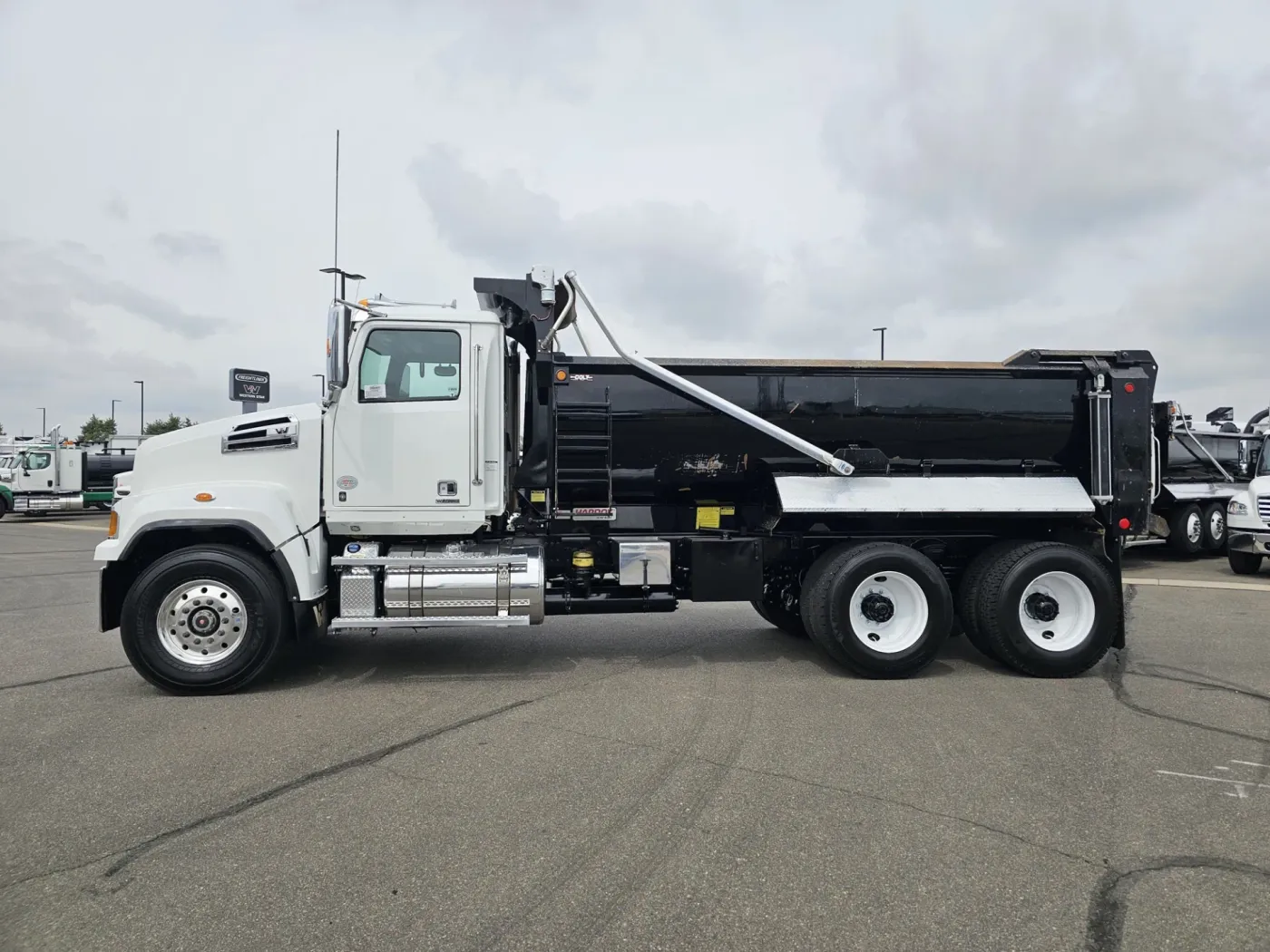 2022 Western Star 4700SF | Photo 4 of 22