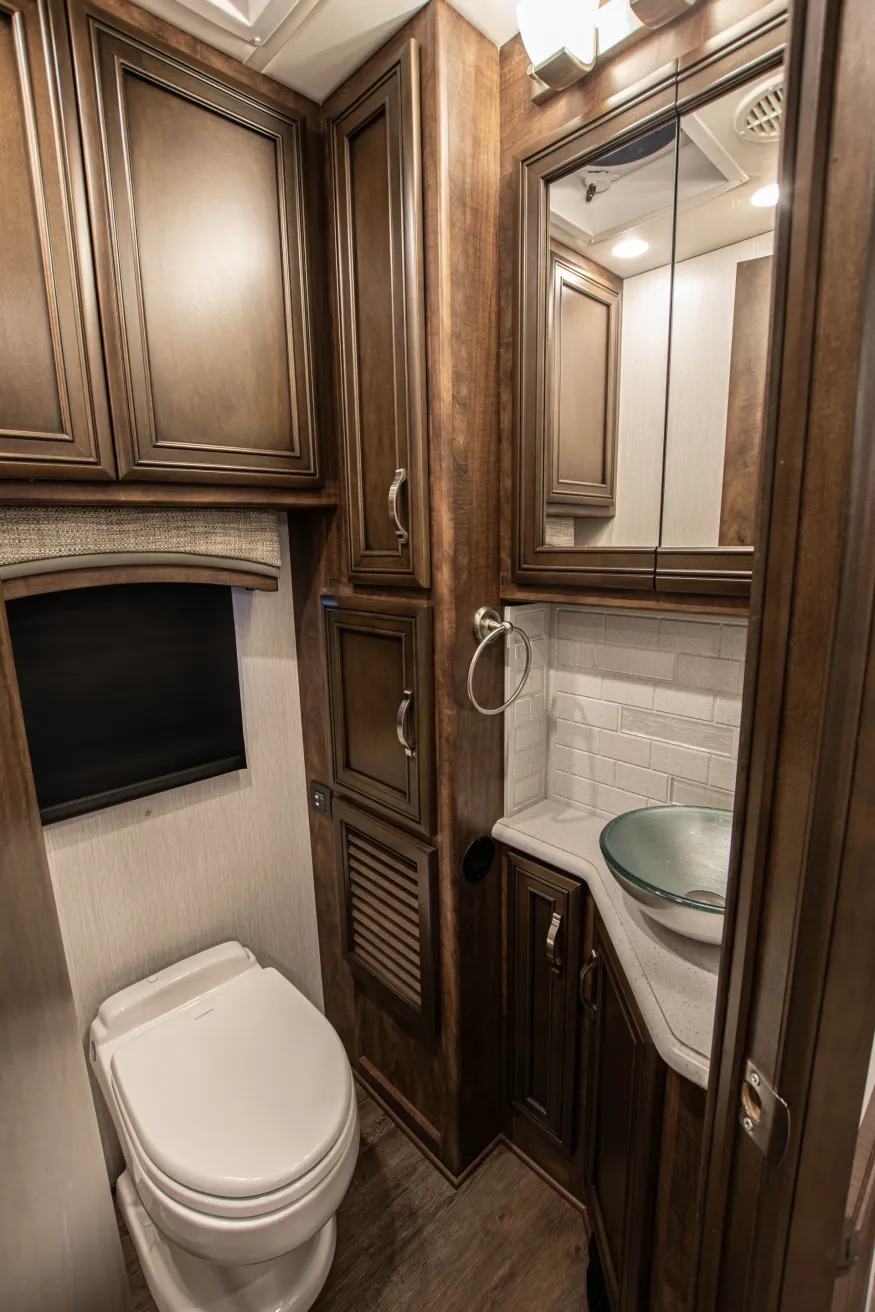 2024 Newmar Kountry Star 3709 | Photo 20 of 25