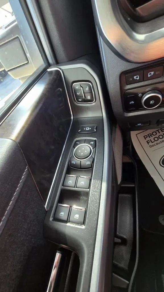 2023 Ford F-250 | Photo 12 of 30