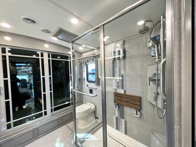 2023 Newmar London Aire 4521 | Thumbnail Photo 25 of 48