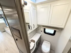 2026 Newmar Dutch Star 4081 | Thumbnail Photo 12 of 30