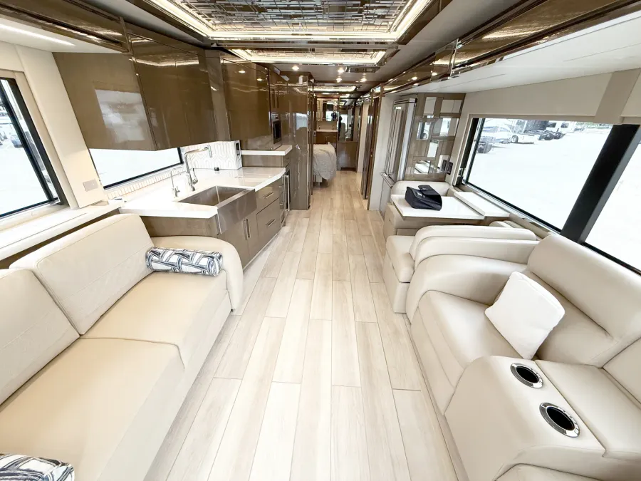 2024 Newmar King Aire 4596 | Photo 3 of 31