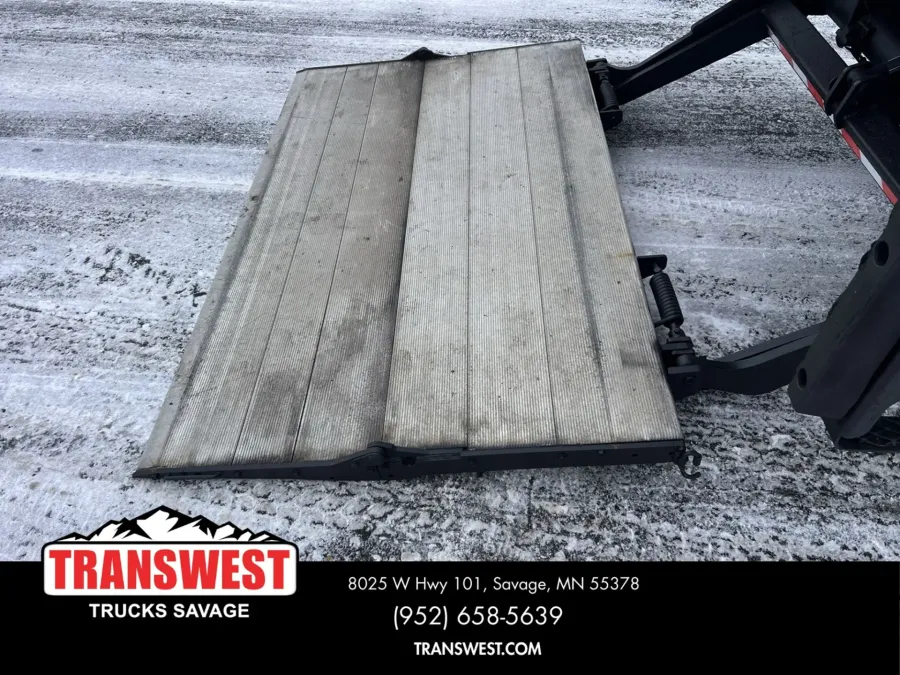 2016 Freightliner M2 106 | Photo 13 of 15