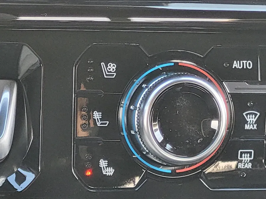 2026 GMC Sierra 2500HD AT4X | Photo 19 of 32