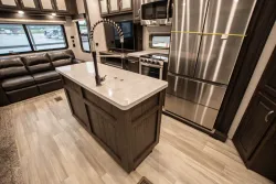 2022 Coachmen Brookstone 398MBL | Thumbnail Photo 13 of 27