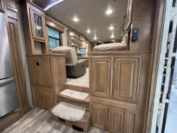 2019 DRV Mobile Suites 44 Nashville | Thumbnail Photo 14 of 26