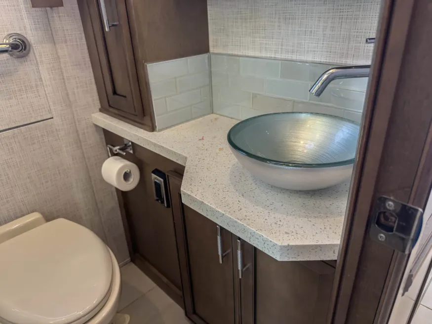 2021 Newmar Ventana 3412 | Photo 18 of 39