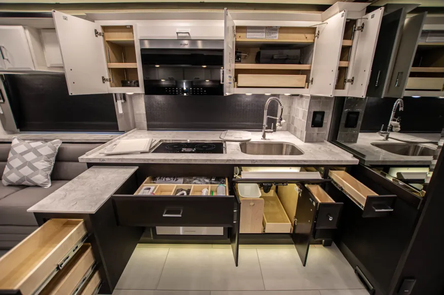 2026 Newmar Mountain Aire 4118 | Photo 19 of 44