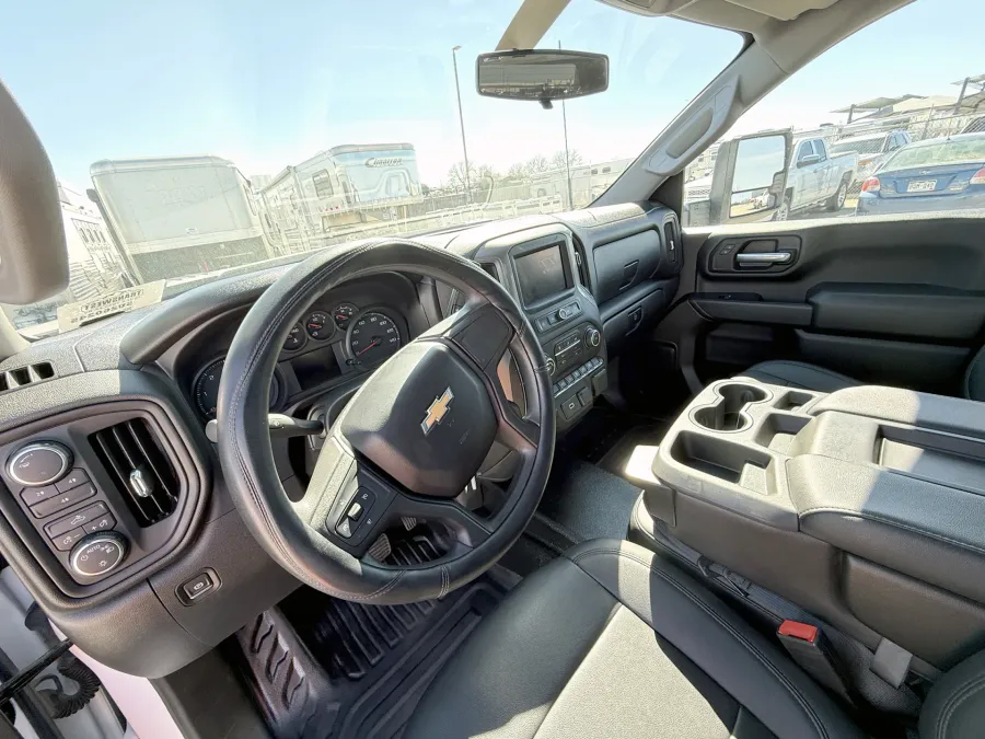 2020 Chevrolet 3500 | Photo 6 of 20