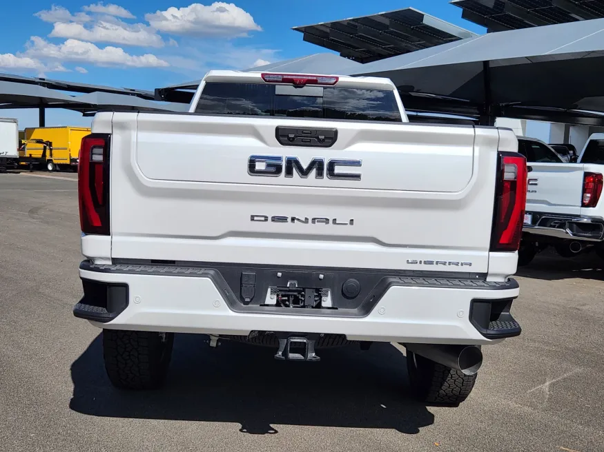 2025 GMC Sierra 3500HD Denali Ultimate | Photo 12 of 29