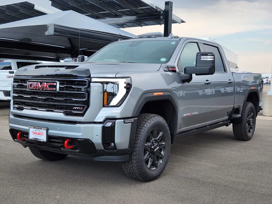 2025 GMC Sierra 2500HD AT4 | Photo 3 of 31