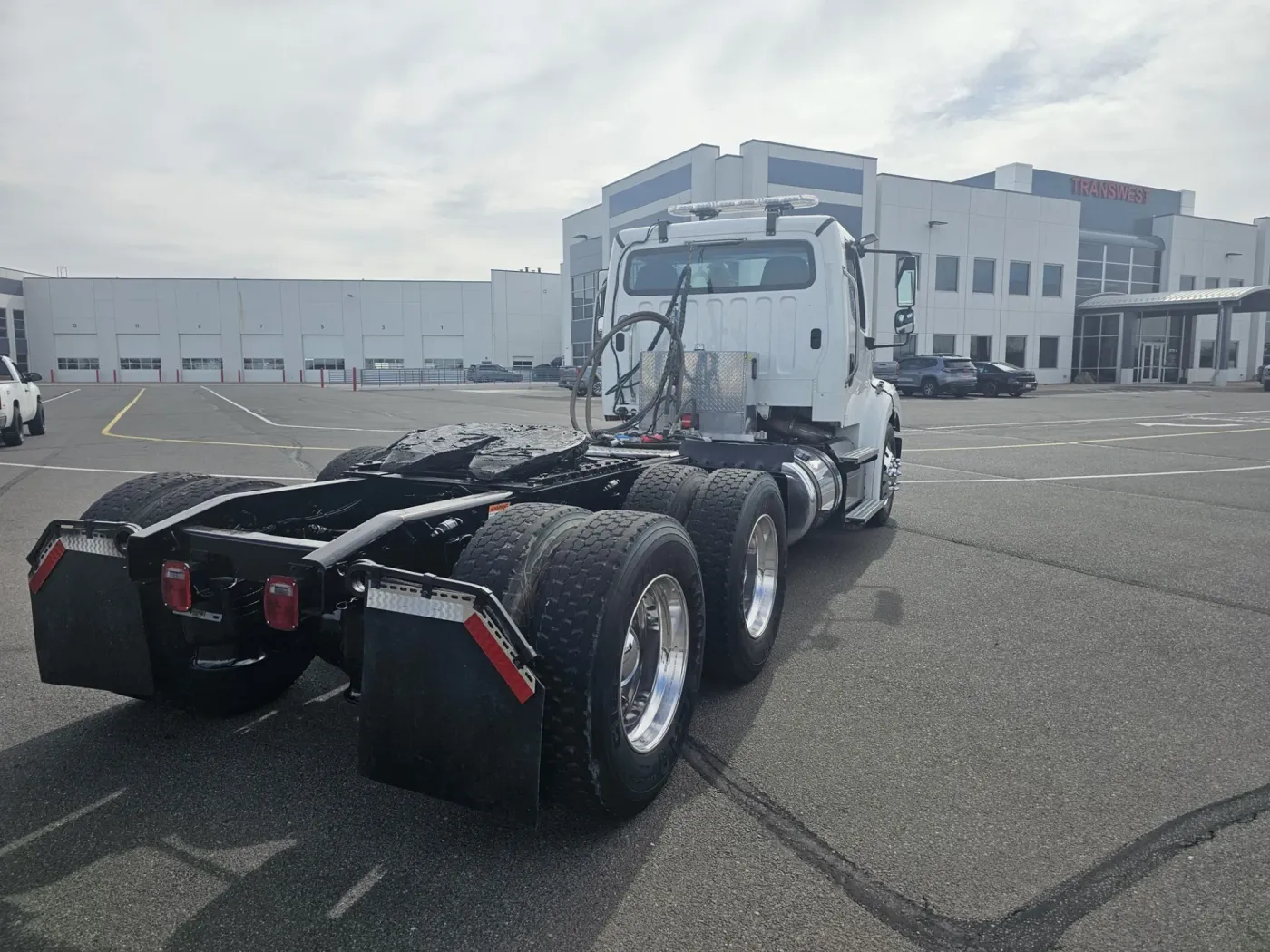 2023 Freightliner M2 112 | Photo 5 of 19