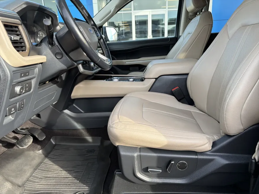 2022 Ford Expedition Limited | Photo 17 of 26