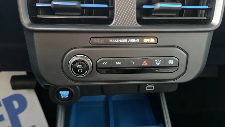 2026 Ford Maverick | Photo 29 of 36