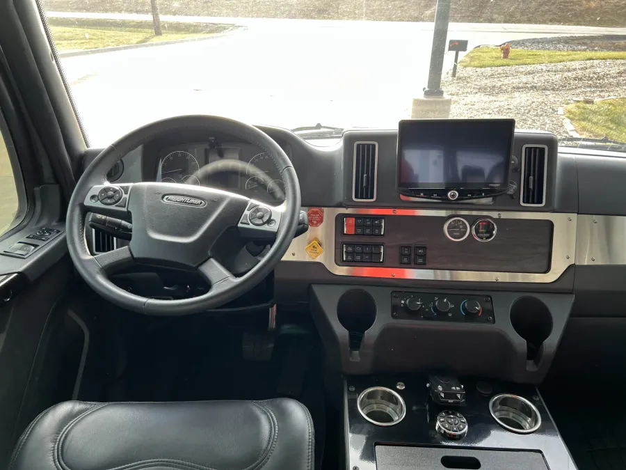 2024 Freightliner M2 106 Bolt | Photo 14 of 19