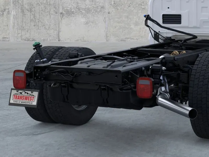 2026 Ford Super Duty F-550 | Photo 21 of 22