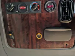 2023 Peterbilt 389 | Thumbnail Photo 20 of 21