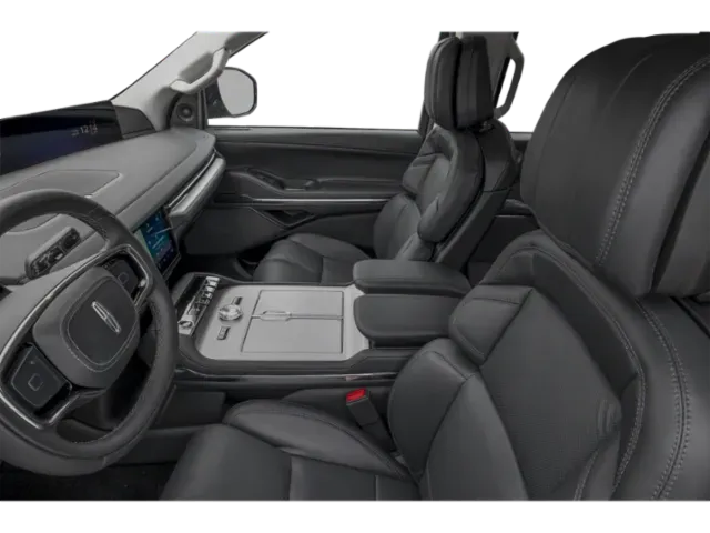 2026 Lincoln Navigator | Photo 5 of 13