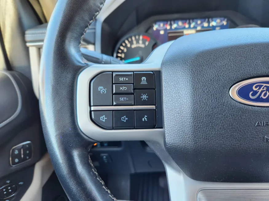 2023 Ford Expedition Limited | Photo 23 of 30