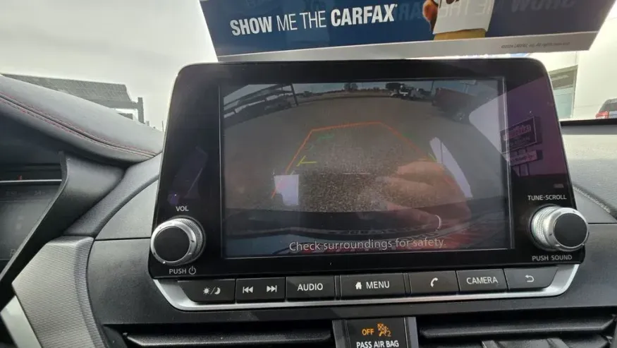 2024 Nissan Altima | Photo 18 of 27