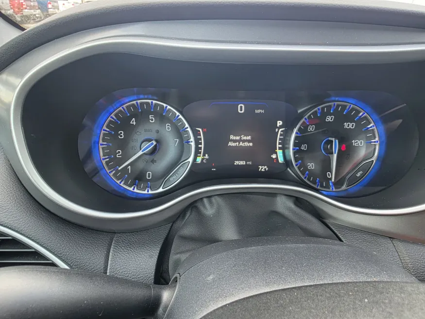 2025 Chrysler Pacifica Select | Photo 21 of 30
